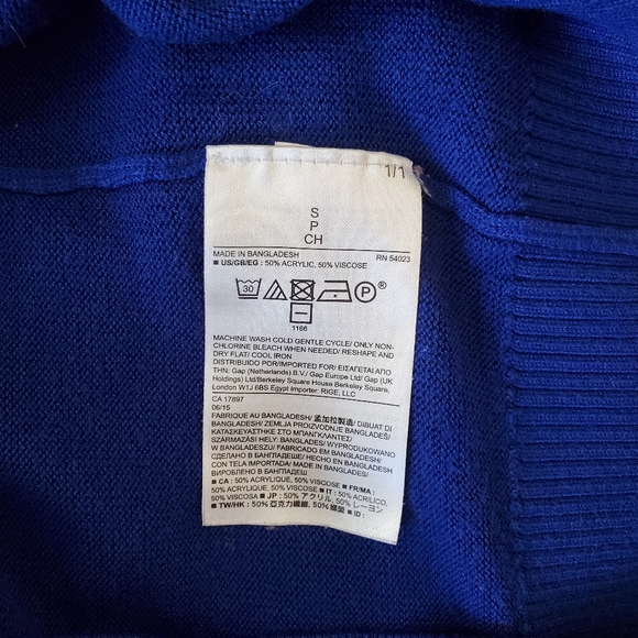 Banana Republic V-Neck Sweater - Picture 3 of 4